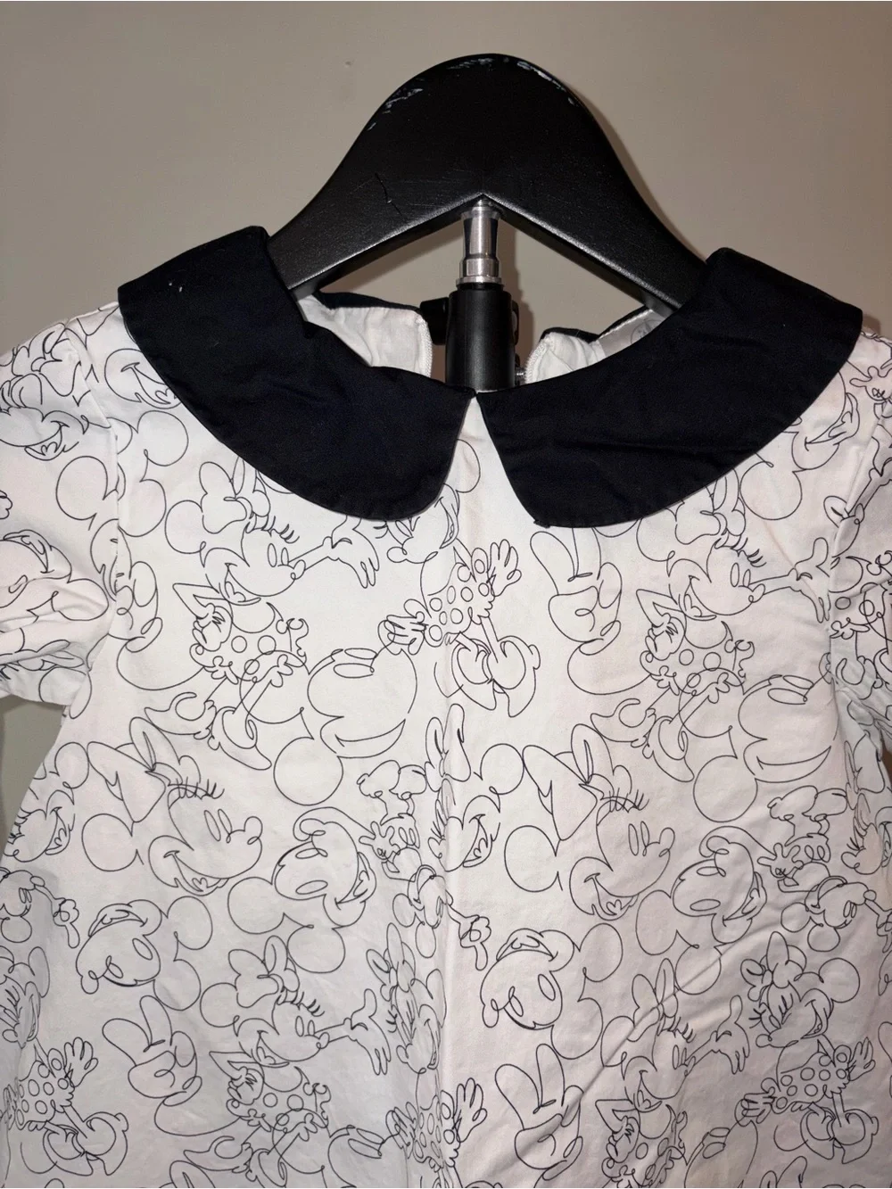 Disney Parks ivory dress with black trim & charming Mickey/Minnie print sz 5/6